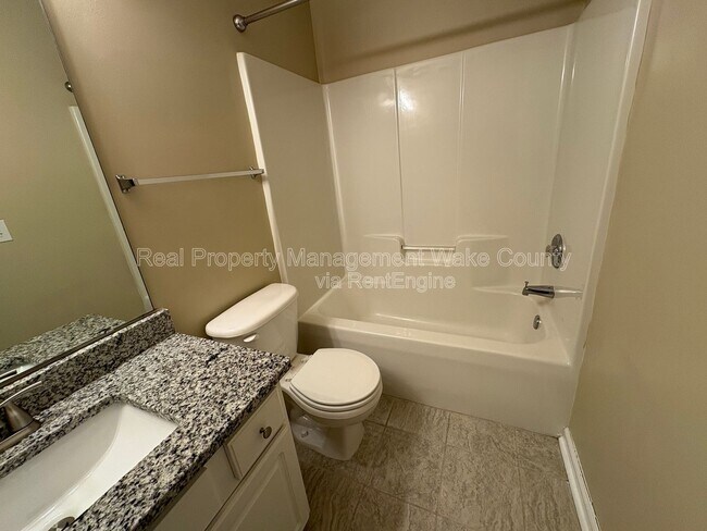 Building Photo - 504 Canyon Lake Cir