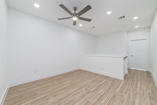 Building Photo - 2109 Holman St