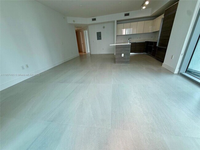 Building Photo - 1100 S Miami Ave