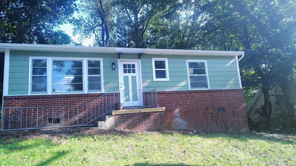 front of home - 2626 Vucrest Ave