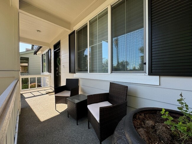 Building Photo - Outdoor Oasis 3 Bedroom Home in Horizon Pointe - Available Jan 1st