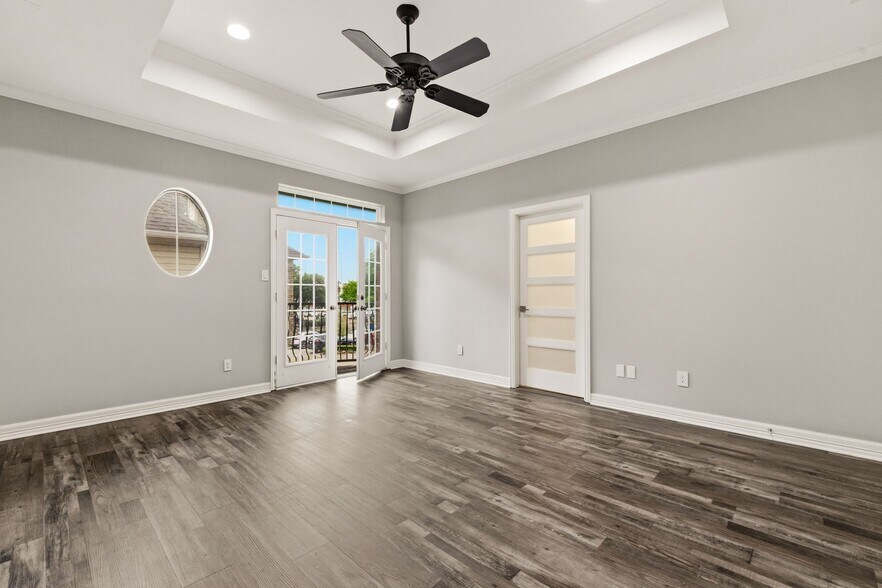 Building Photo - 10 Stonebriar Ct