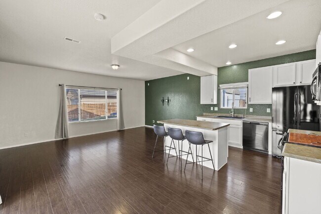 Building Photo - 2217 Inspiration Ln