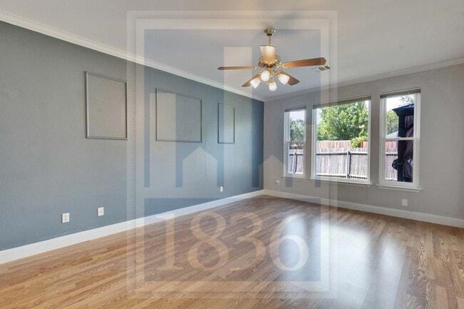 Building Photo - 1204 Thackeray Ln
