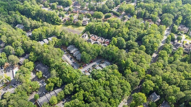 Building Photo - 408 River Run Dr