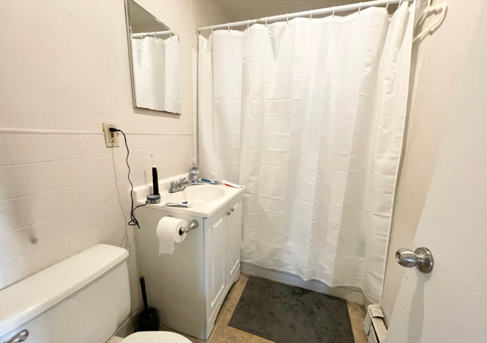 Building Photo - 1572 Tremont St