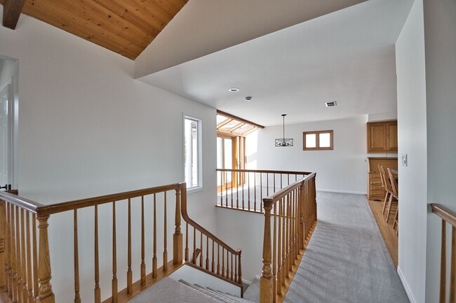 Building Photo - 4 Bed 2.5 Bath Home in Hermosa Beach For L...