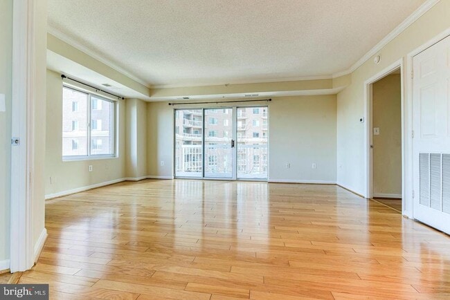 Building Photo - 3101 N Hampton Dr