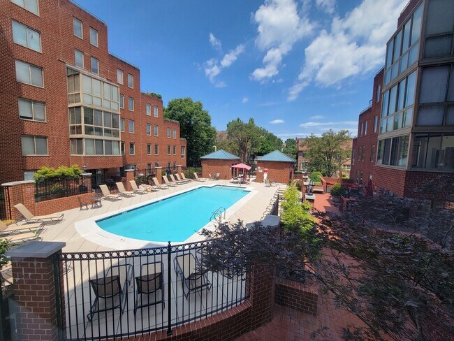 Building Photo - 1BR Condo Two Blocks from Ballston Metro