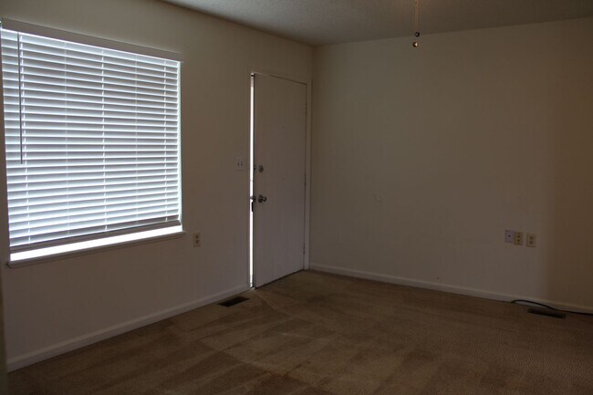 Building Photo - 1604 N 4th St