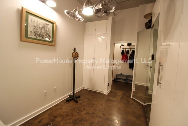 Building Photo - 172 Haynes St SW