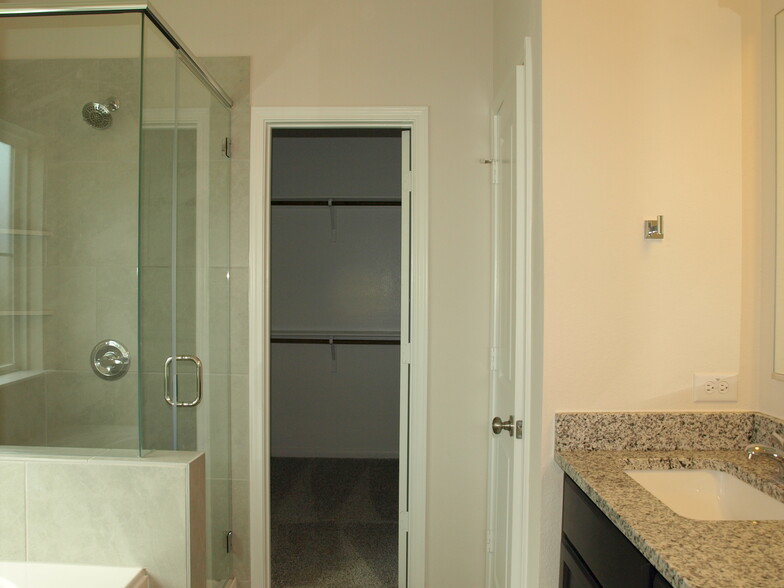 Building Photo - 4140 Aransas Dr