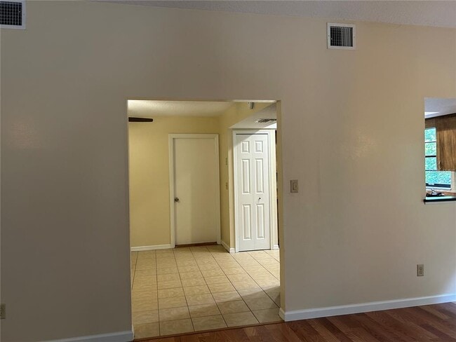 Building Photo - 1524 Southwind Ct