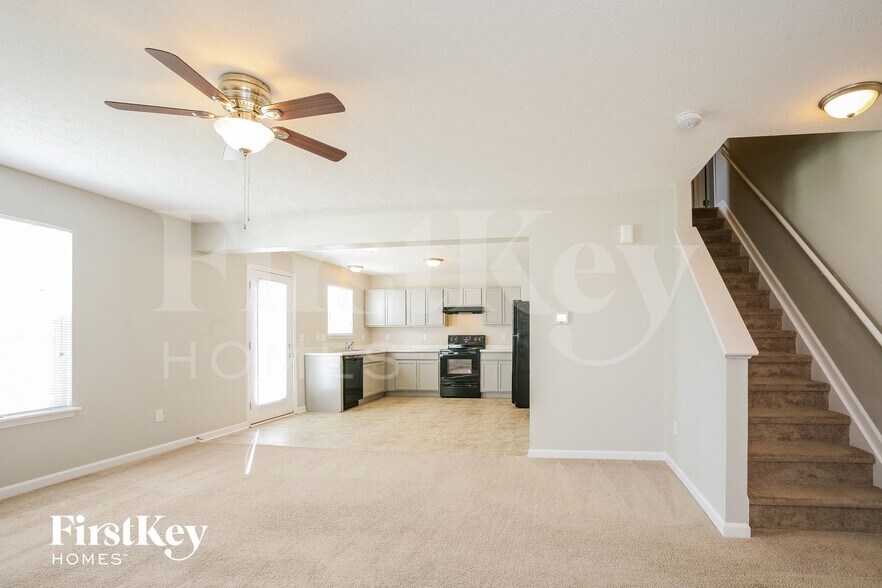 Building Photo - 8107 Grove Berry Way