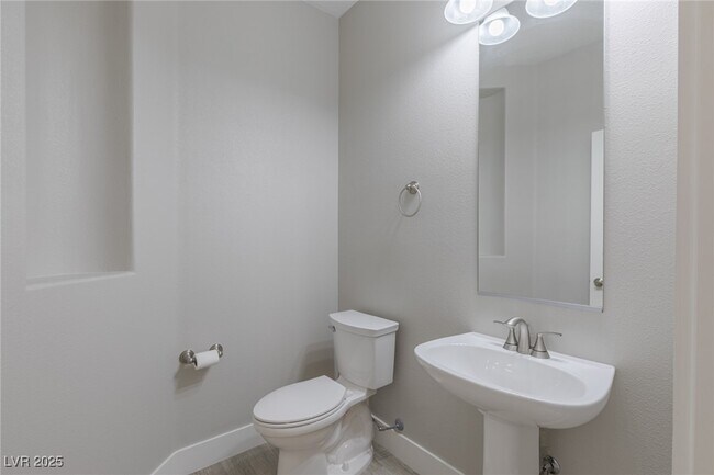 Building Photo - 2461 Ping Dr