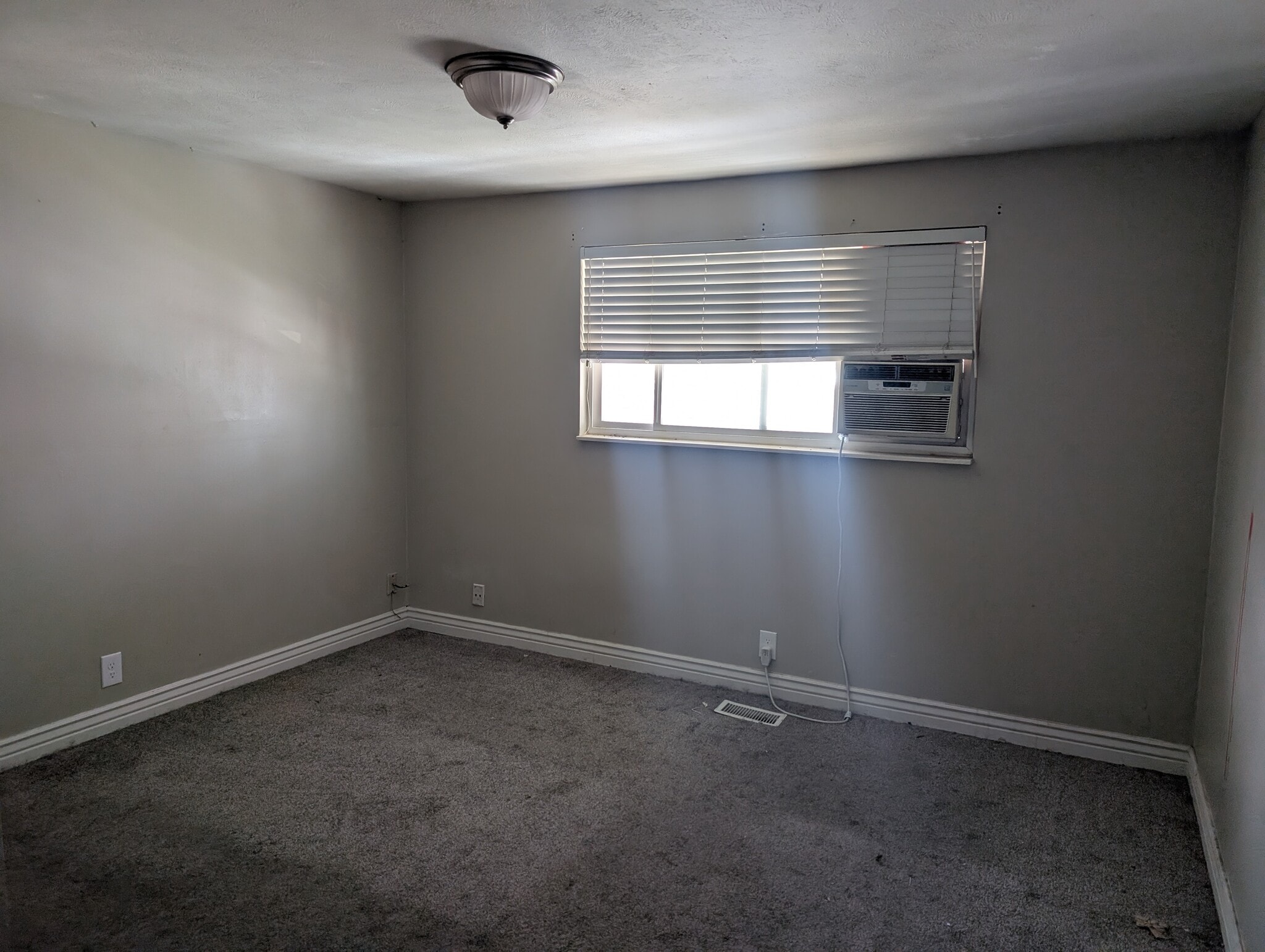 Building Photo - 8475 S 1575 E