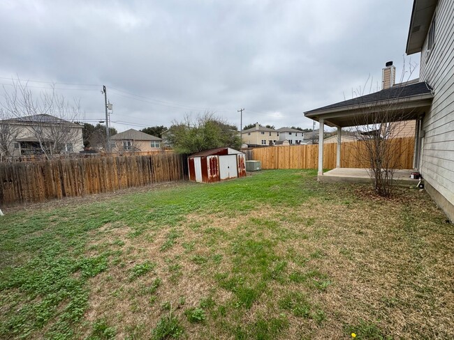 Building Photo - SPACIOUS 4 BR ON A CUL-DE-SAC W/ 2 LIVING ...