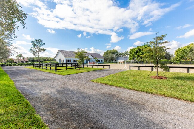 Building Photo - 2889 Appaloosa Trail
