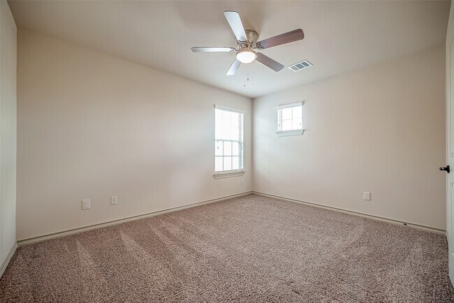 Building Photo - 2211 Argos Dr