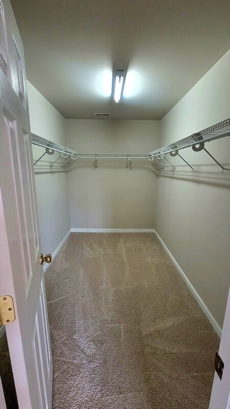 Building Photo - 4000 Stone Creek Terrace