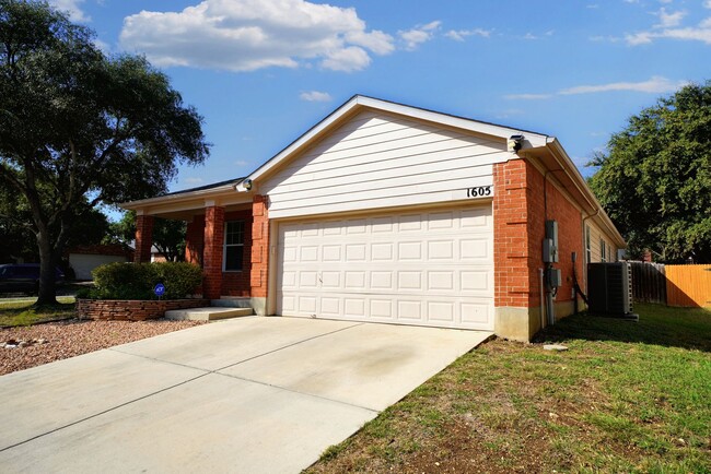 Building Photo - Corner-Lot Beauty in Wynnbrook Subdivision...