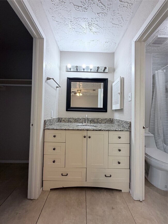 Building Photo - 8223 Lone Bridge Ln