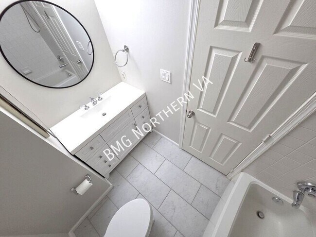 Building Photo - 46630 Drysdale Terrace