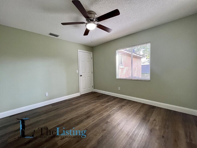 Building Photo - 853 Heather Glen Cir
