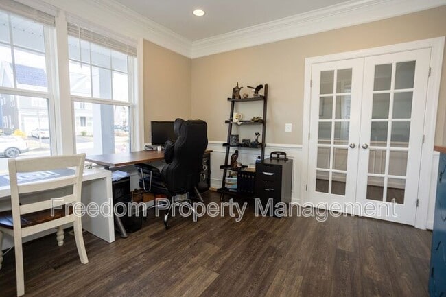 Building Photo - 2425 Morgans Point Dr