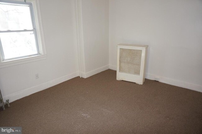 Building Photo - 527 Green St