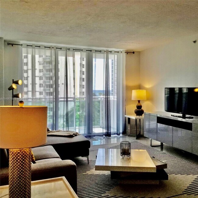 Building Photo - 3000 S Ocean Dr