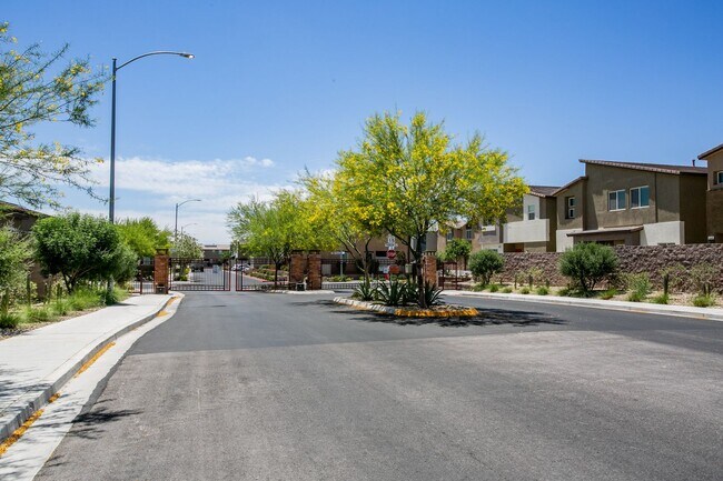 Building Photo - Beautiful Home in Valley Vista Available S...