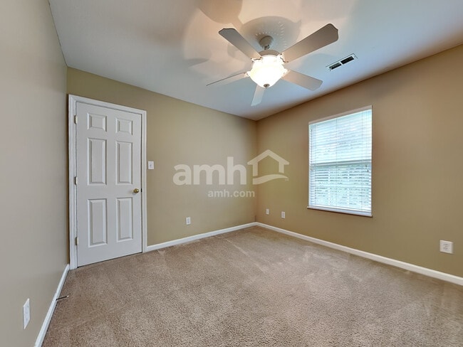 Building Photo - 3335 Branch Hill Ln