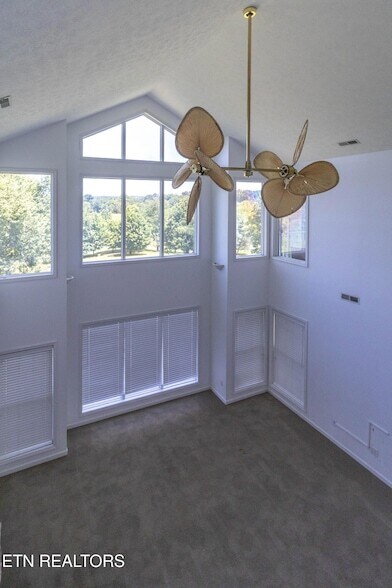 Building Photo - 2084 Allenridge Dr