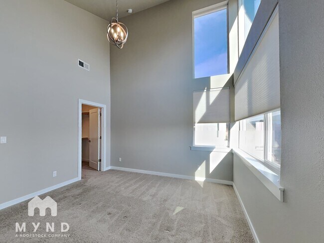 Building Photo - 17231 SW Goldcrest Ln