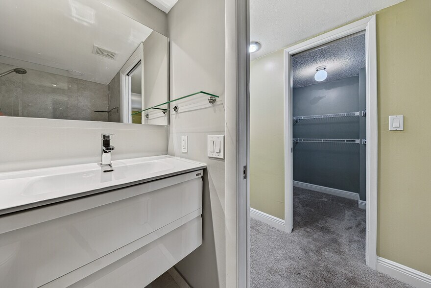 Building Photo - 4000 Cypress Grove Way