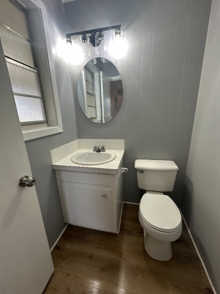 Building Photo - 202 Holly Ridge Dr