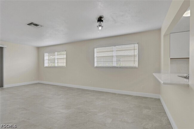 Building Photo - 1626 Orchid Blvd