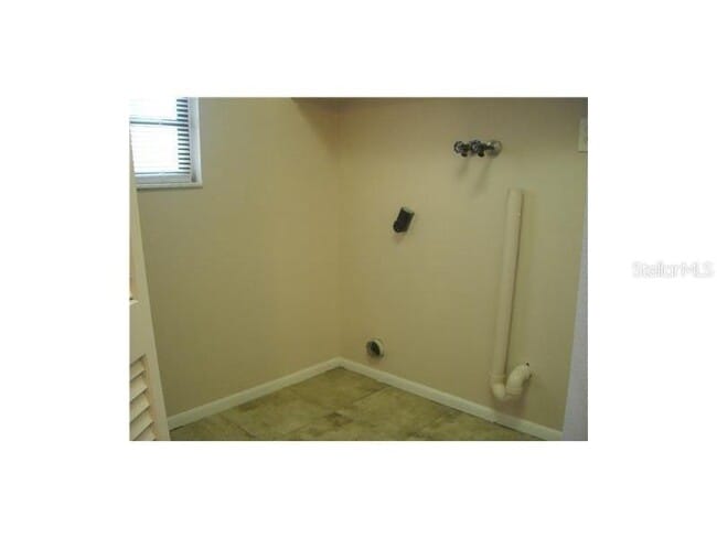 Building Photo - 1301 Greenlea Dr