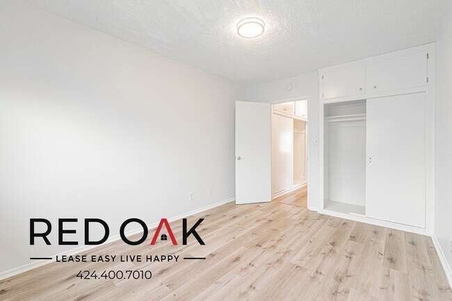 Building Photo - 1726 W 146th St