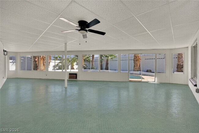 Building Photo - 2325 Sombrero Dr