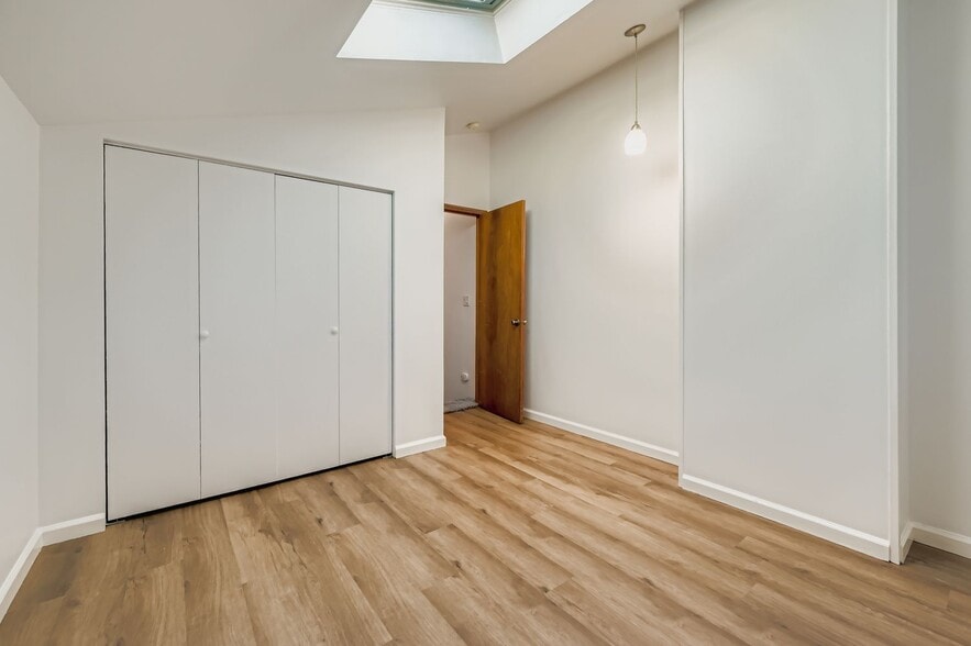 Building Photo - 5056 Buckingham Rd