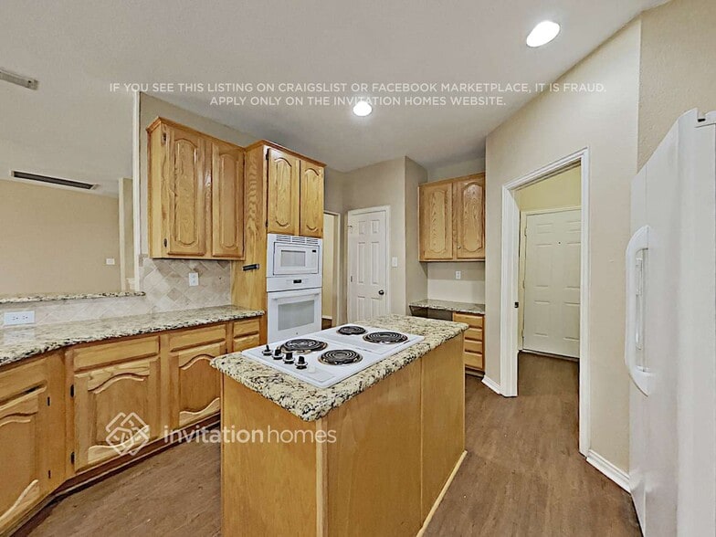Building Photo - 4000 Iris Ct