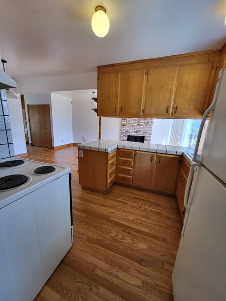 Building Photo - 906 Balra Dr