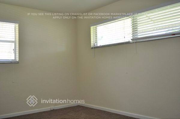 Building Photo - 1755 SW 37th Way