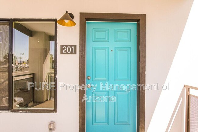 Building Photo - 6077 N 60th Ave