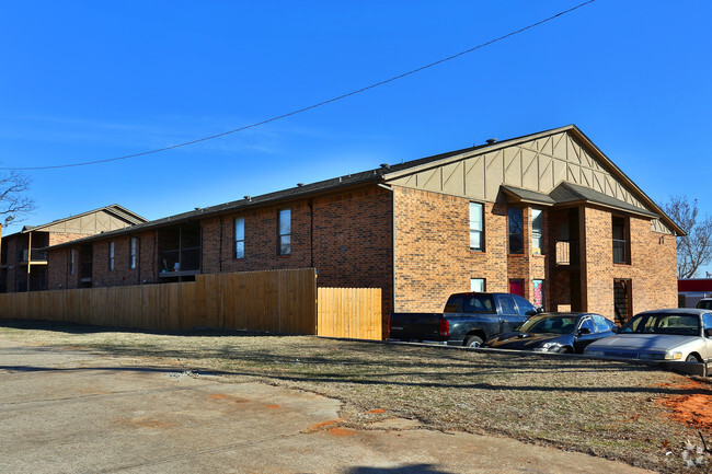 Building Photo - Wes-Chase Apartments