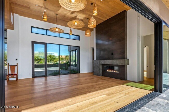 Building Photo - 10249 E Joy Ranch Rd