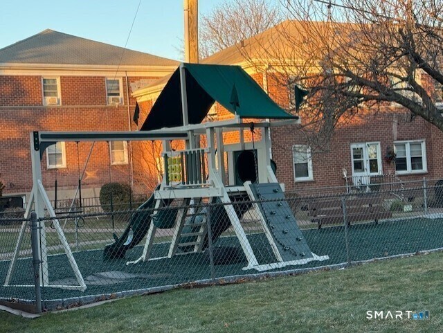 Building Photo - 236 Glenbrook Rd