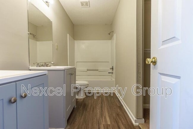 Building Photo - 2961 Churchwell Dr